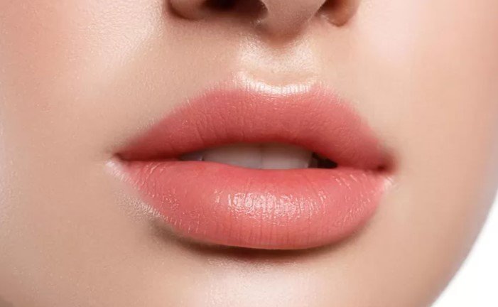 Bibir sehat.