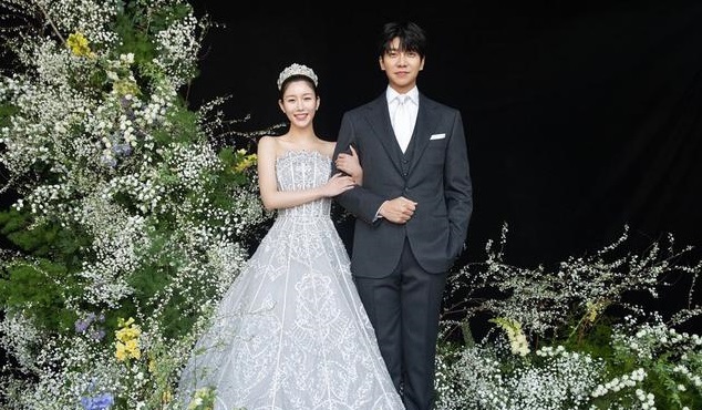 Foto pernikahan Lee Seung Gi dan Lee Da In