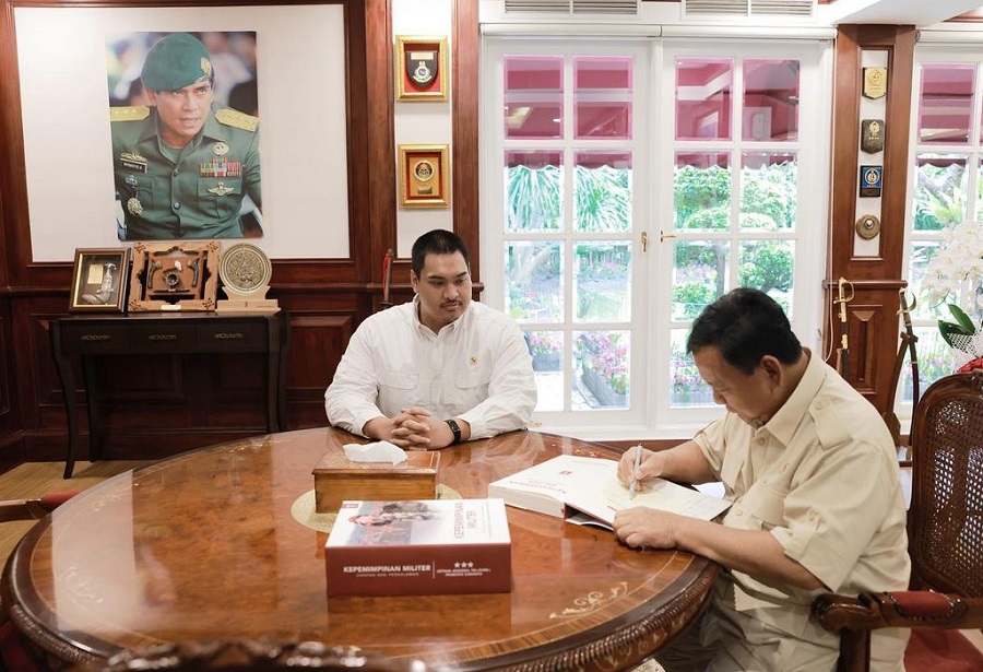 Menhan Prabowo dengan Menpora Dito