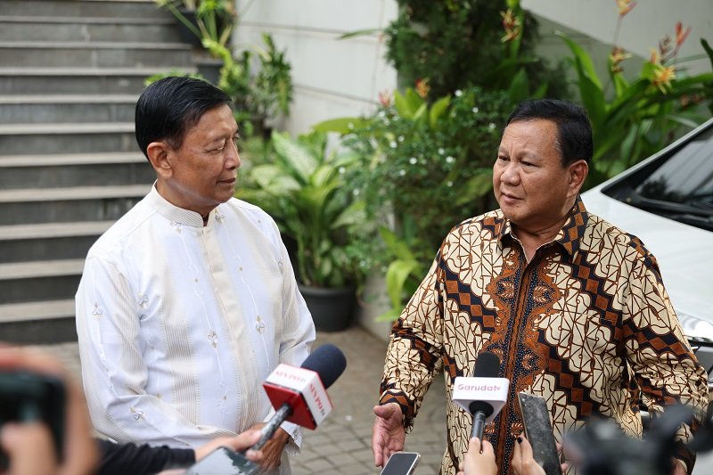 Prabowo Subianto di rumah Wiranto
