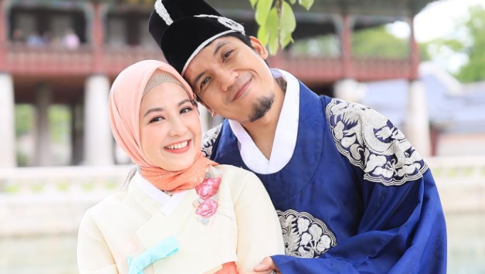 Desta Mahendra dan Natasha Rizki