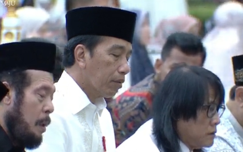 Jokowi Salat