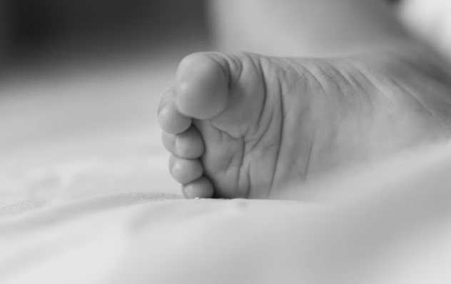 Kaki bayi.