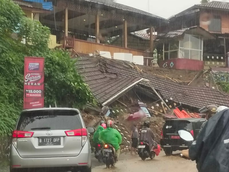 Longsor di Kota Ambon
