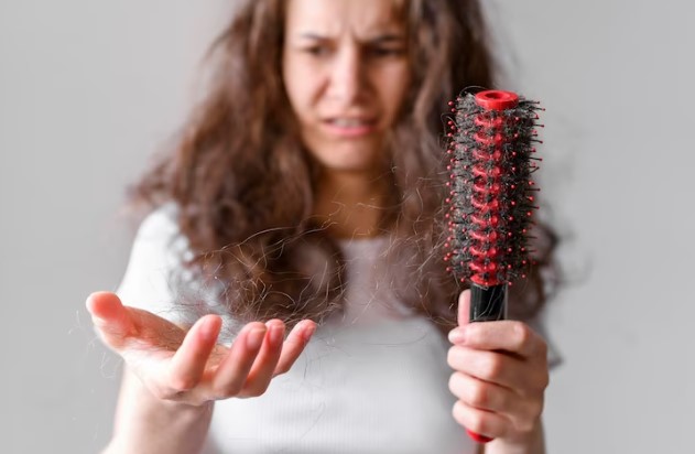 Ternyata Ini Penyebab Rambut Rontok Parah, Catat Cara Mencegahnya ...