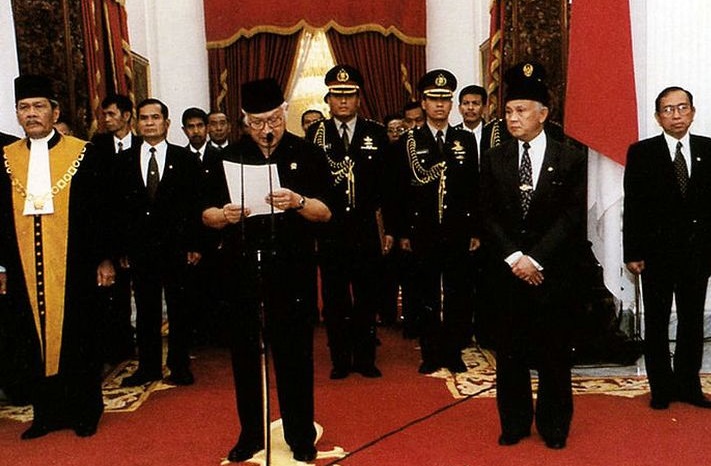 Soeharto saat turun dari jabatannya