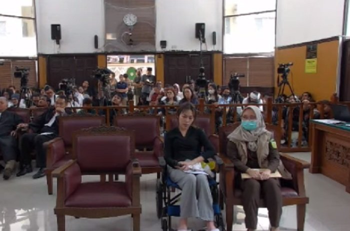 Anastasia Amanda di persidangan