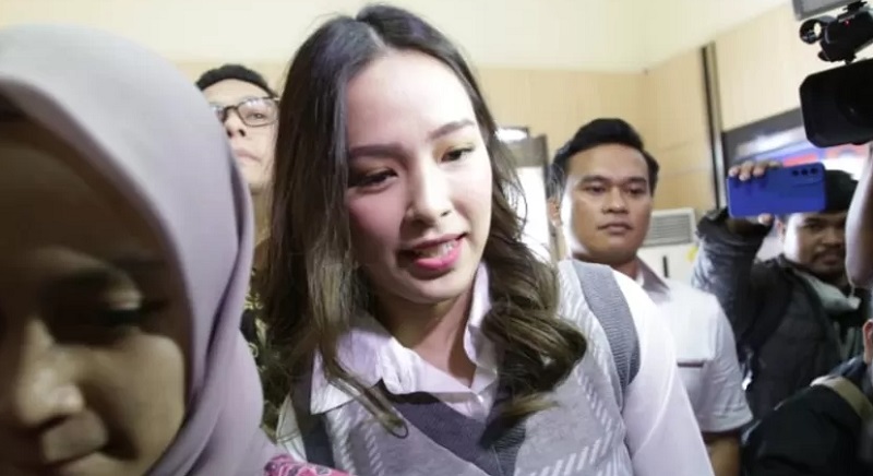 Lady Nayoan di sidang perdana