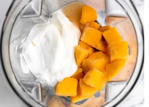 Mangga dan yoghurt
