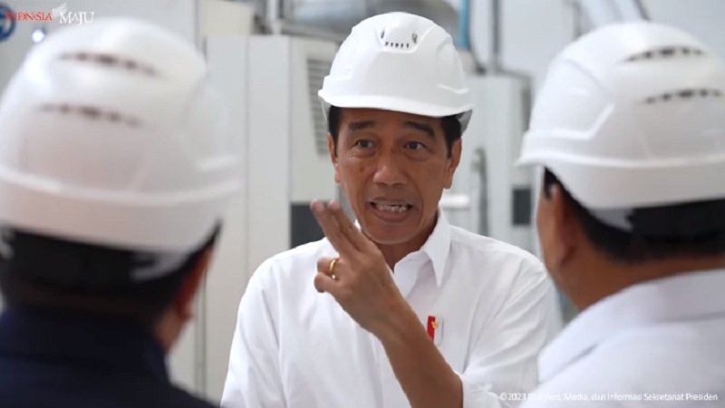 Presiden Jokowi di PT Pindad