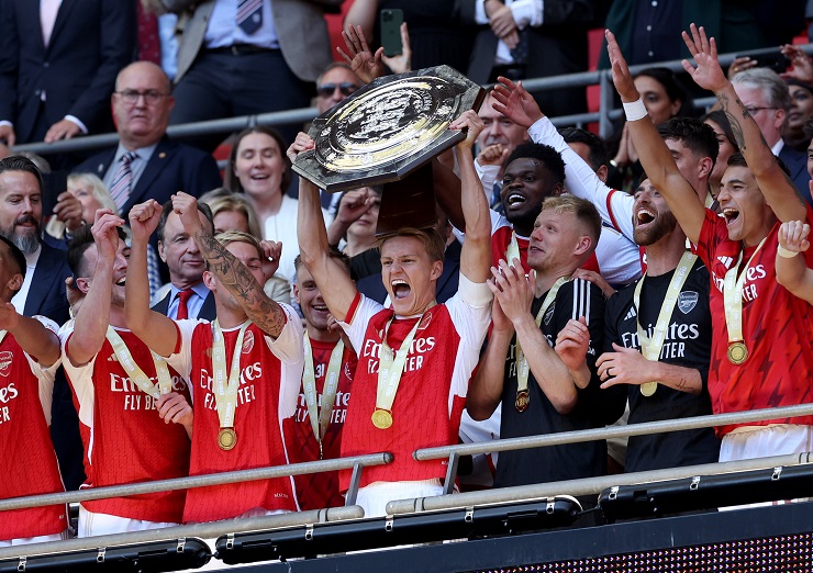 Arsenal Juara Community Shield