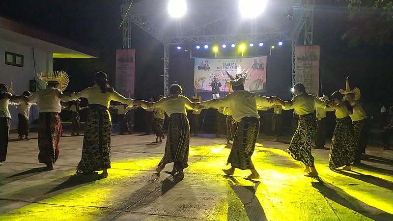 Tarian di Pameran Museum Keliling Rote Ndao