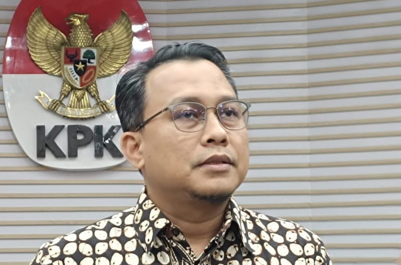 Ali Fikri.