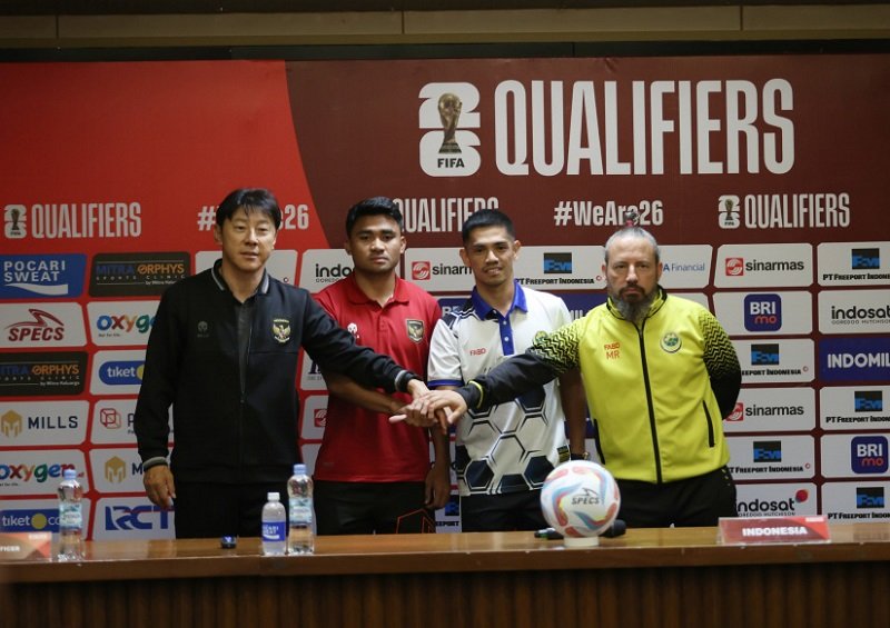 Pelatih dan pemain Indonesia serta Brunei