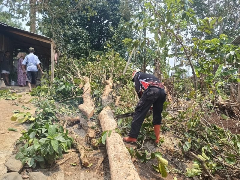 Puting beliung di Sukabumi