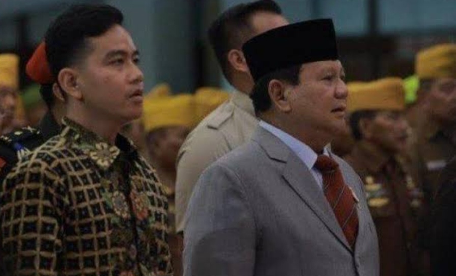 Ketua Umum Partai Gerindra, Prabowo Subianto dan Walikota Solo, Gibran Rakabuming Raka.