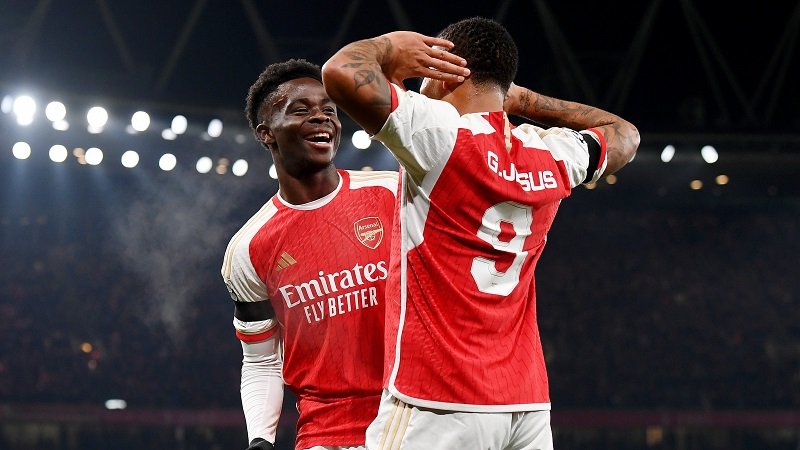 Bukayo Saka dan Gabriel Jesus-Holopiscom