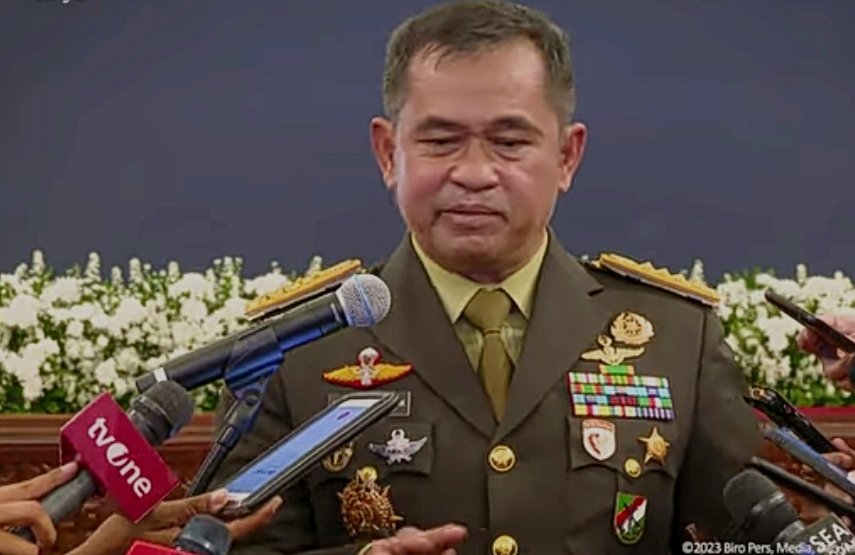 Jenderal Maruli -Holopiscom