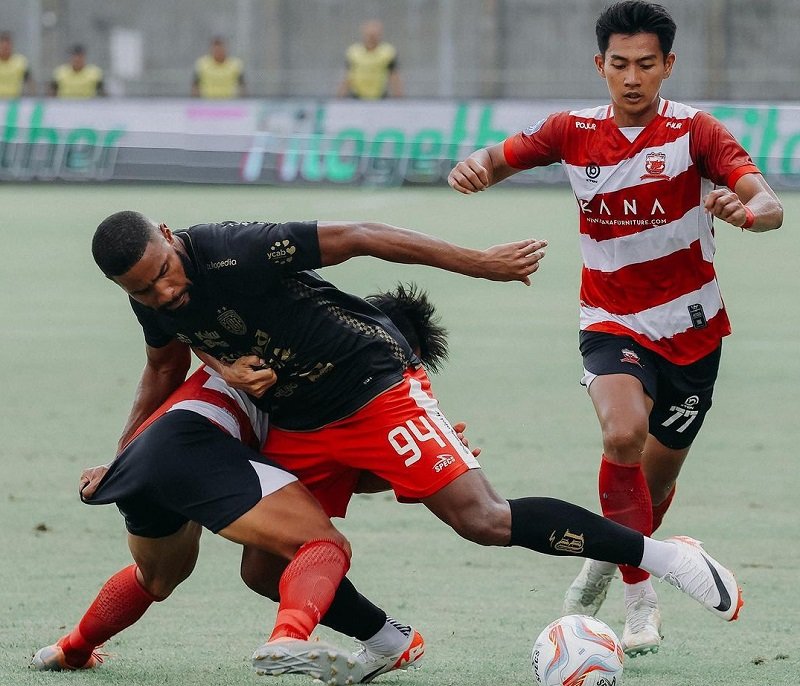 Madura United vs Bali United