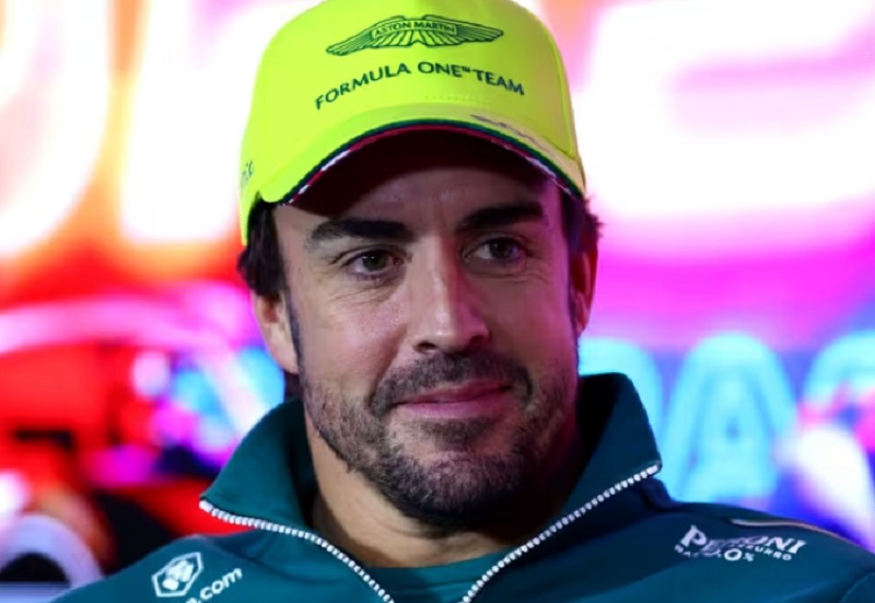 Pembalap Aston Martin, Fernando Alonso