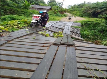 jembatan rusak di Kapuas