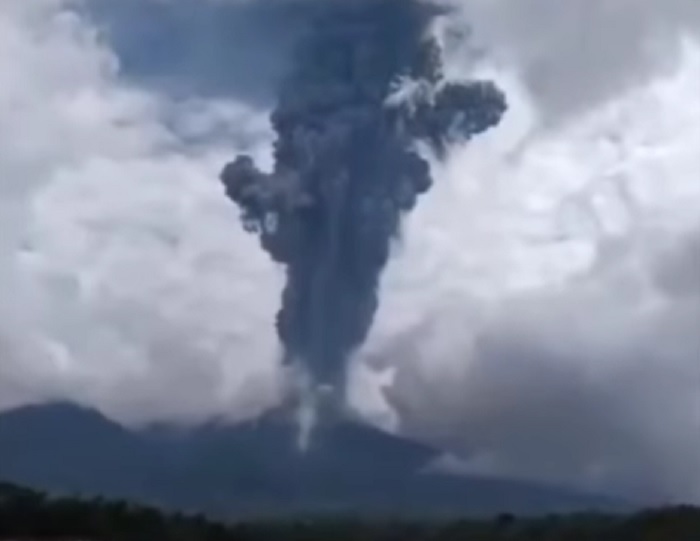 Erupsi Gunung Marapi