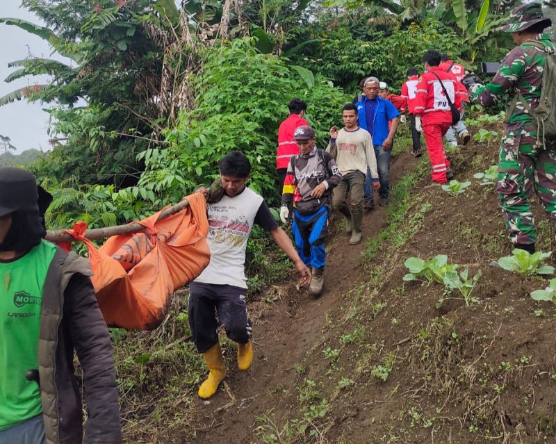 Evakuasi jenazah pendaki Gunung Marapi -Holopiscom