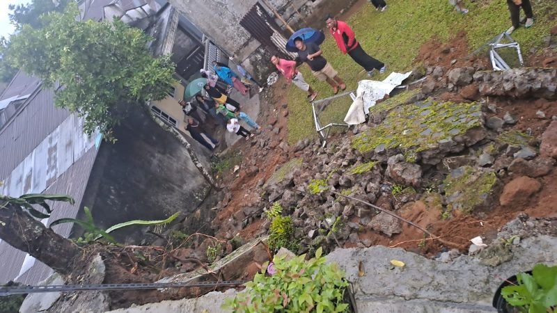 Gempa di Bogor -Holopiscom