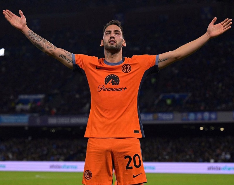 Hakan Calhanoglu-Holopiscom