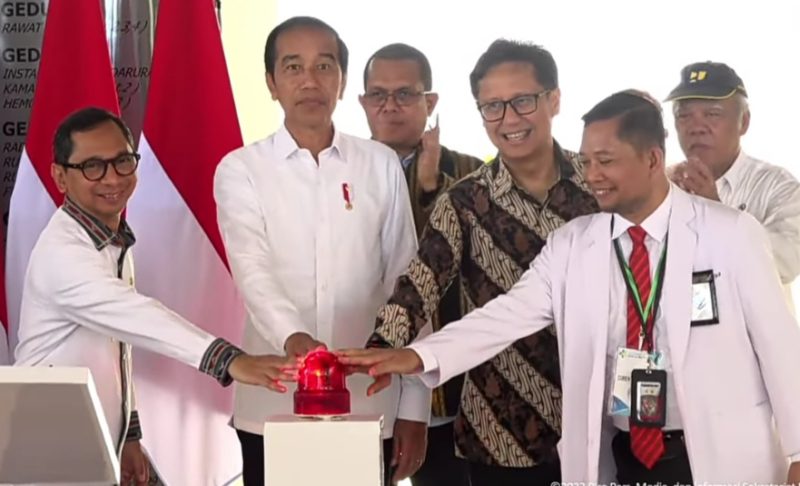 Jokowi di NTT -Holopiscom