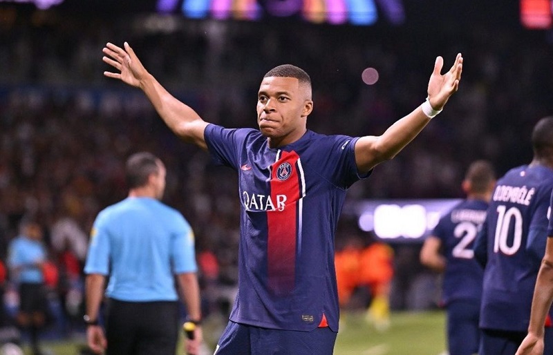 Kylian Mbappe-Holopiscom