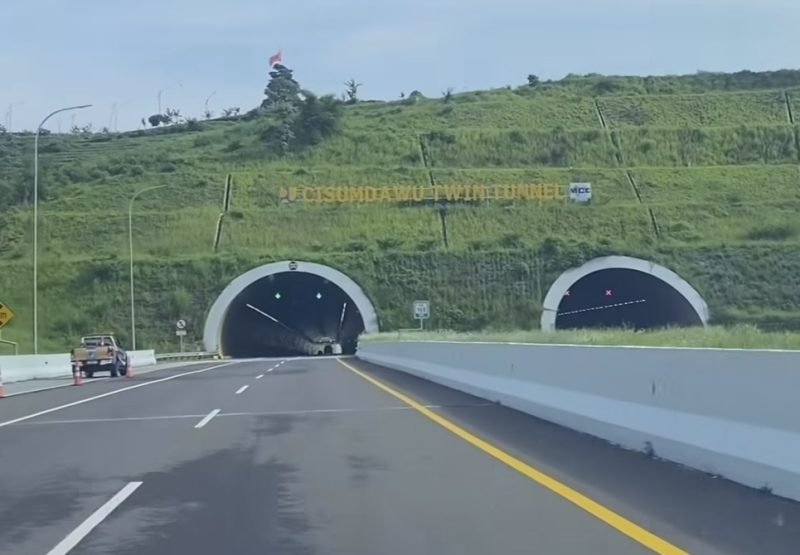 Terowongan Kembar Tol Cisumdawu