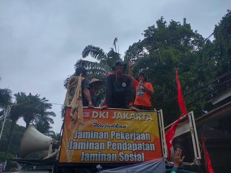 Unjuk Rasa Partai Buruh dan SPI-Holopiscom
