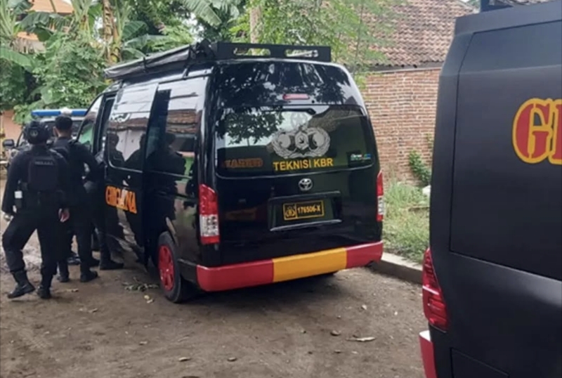 Jibom Gegana Polda Jatim Jibom Gegana Polda Jatim