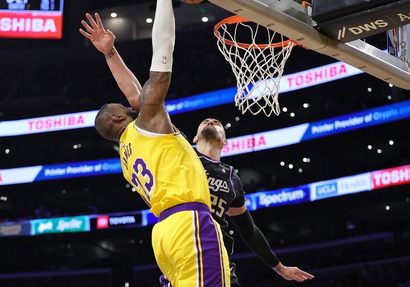 LA Lakers vs Sacramento Kings