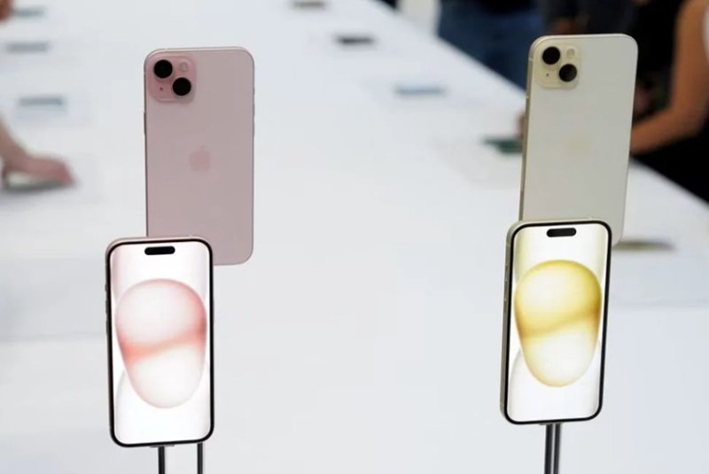 iPhone 15 iPhone 15