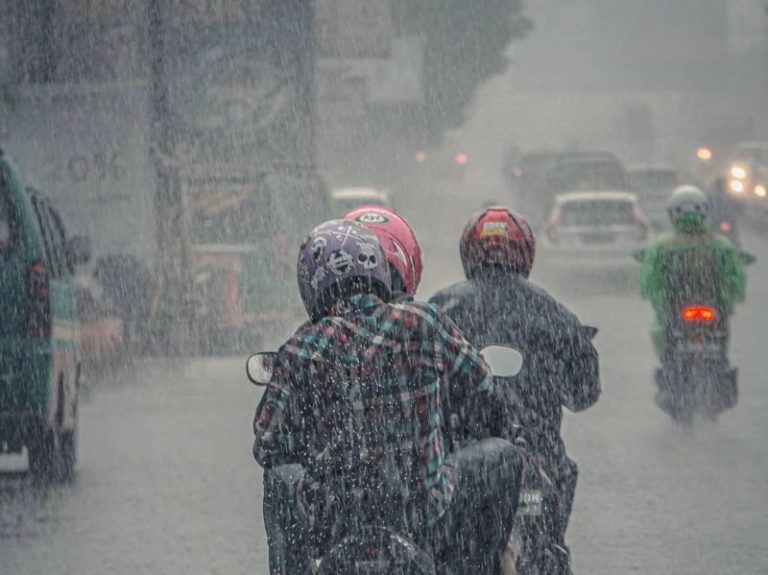 Cuaca Jateng Berpotensi Turun Hujan Hari Ini, Cek Wilayahnya