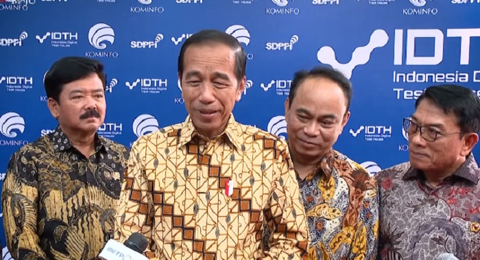 Joko Widodo -Holopiscom