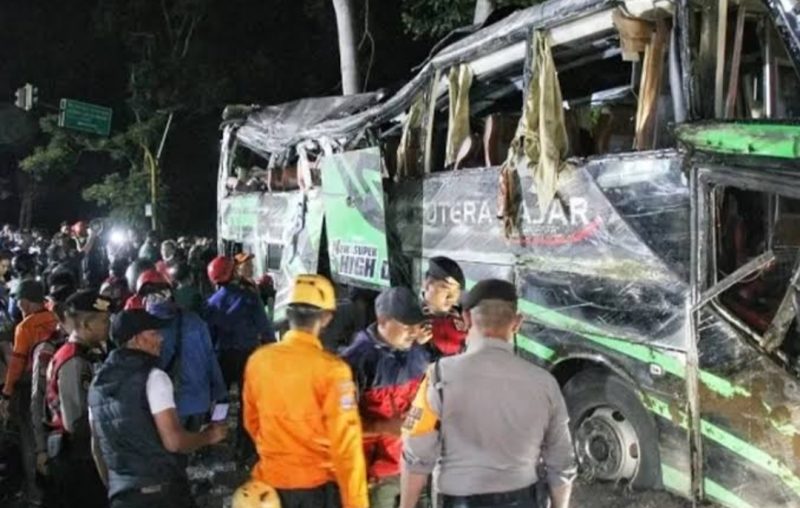 Kecelakaan bus Ciater 2