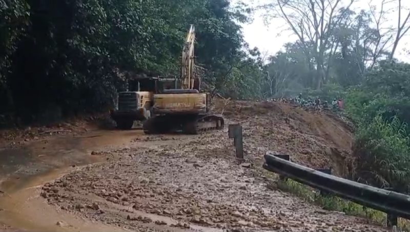 Longsor di Kota Padang