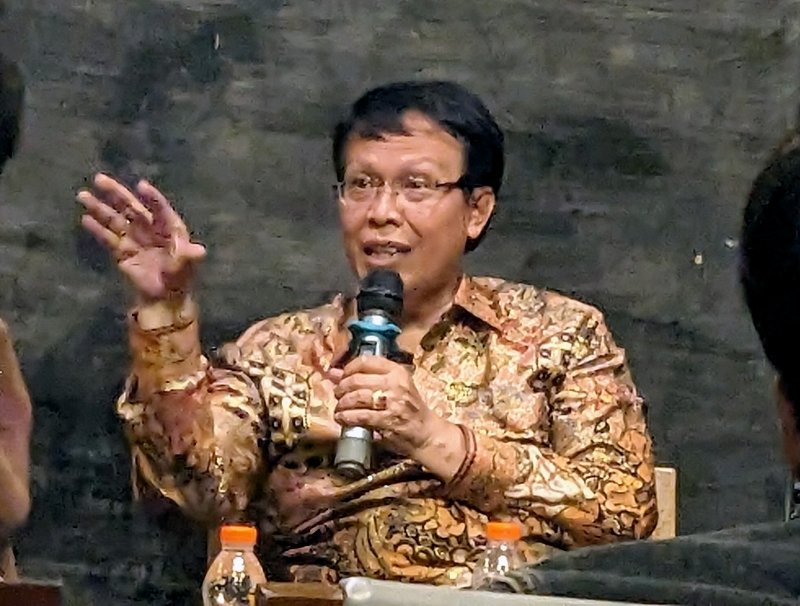 Trubus Rahardiansyah HOLOPIS