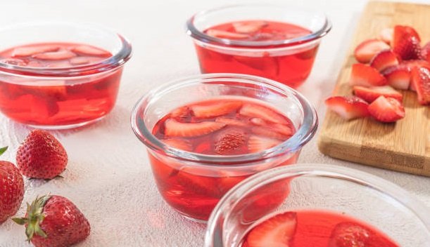 Agar-agar stroberi