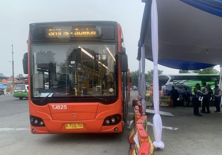 Bus Transjakarta. holopis