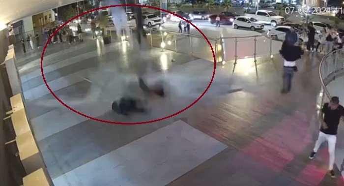 CCTV Balkon Bar Klub Malam di Meksiko Runtuh hingga sebabkan sejumlah orang meninggal dunia