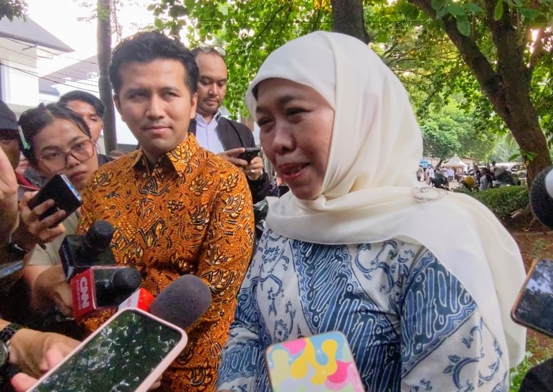 Emil Dardak dan Khofifah