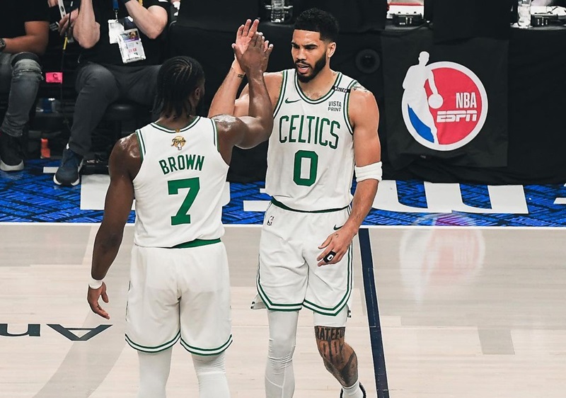Jayson Tatum dan Jaylen Brown, bintang Boston Celtics