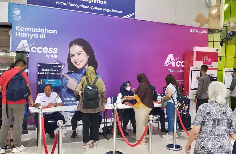 Layanan Stasiun Senen Jakarta - HOLOPIS