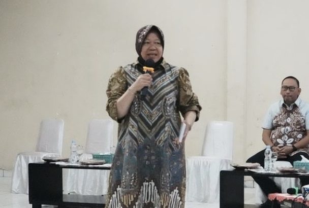 Menteri Sosial, tri rismaharini.