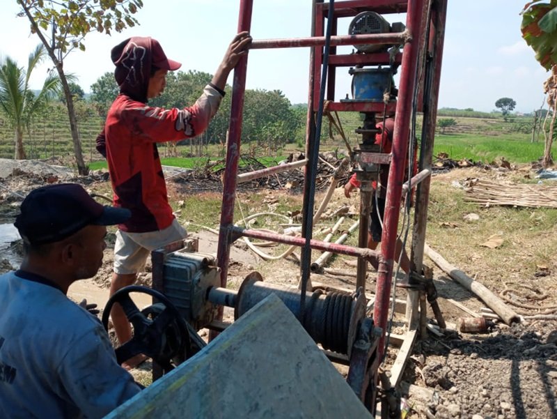 Pembangunan kolam renang di Madiun
