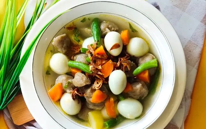 Sup bakso telur puyuh